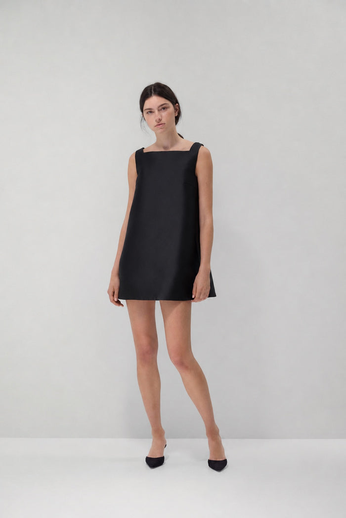 Beau Dress in Black Silk/Wool