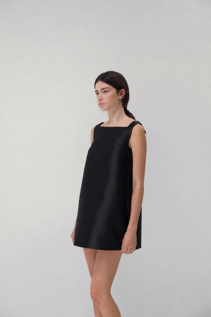 Beau Dress in Black Silk/Wool